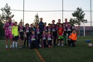 Alberto Cifuentes con lpos alumnos de la Escuela de Porteros Perelló